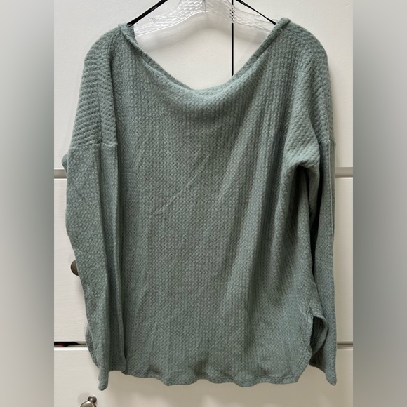 NWT Forever 21 sage green super soft lightweight sweater in size small - Picture 2 of 3